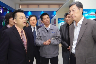 2010年，全國政協(xié)副主席、全國工商聯(lián)主席黃孟復視察天通裝備產(chǎn)業(yè)基地