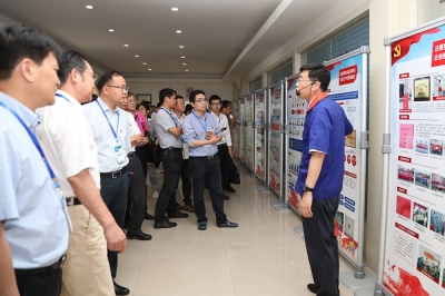 2018年6月，嘉興市上市公司黨建和人才工作會議現(xiàn)場會在天通舉行